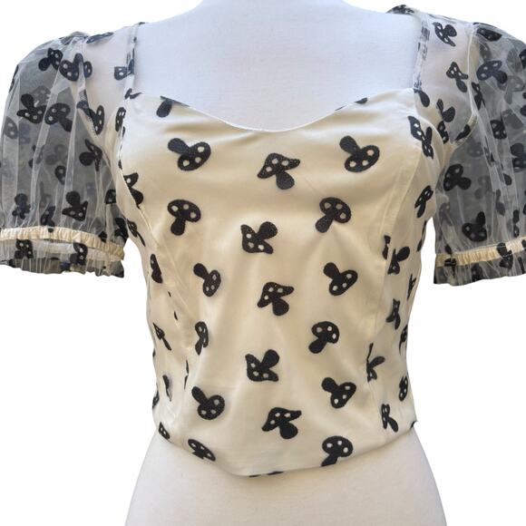 Hot Topic Shirt Md Cream Glitter Mushrooms Cropped Sheer Puff Sleeve Whimsigoth - Picture 2 of 9